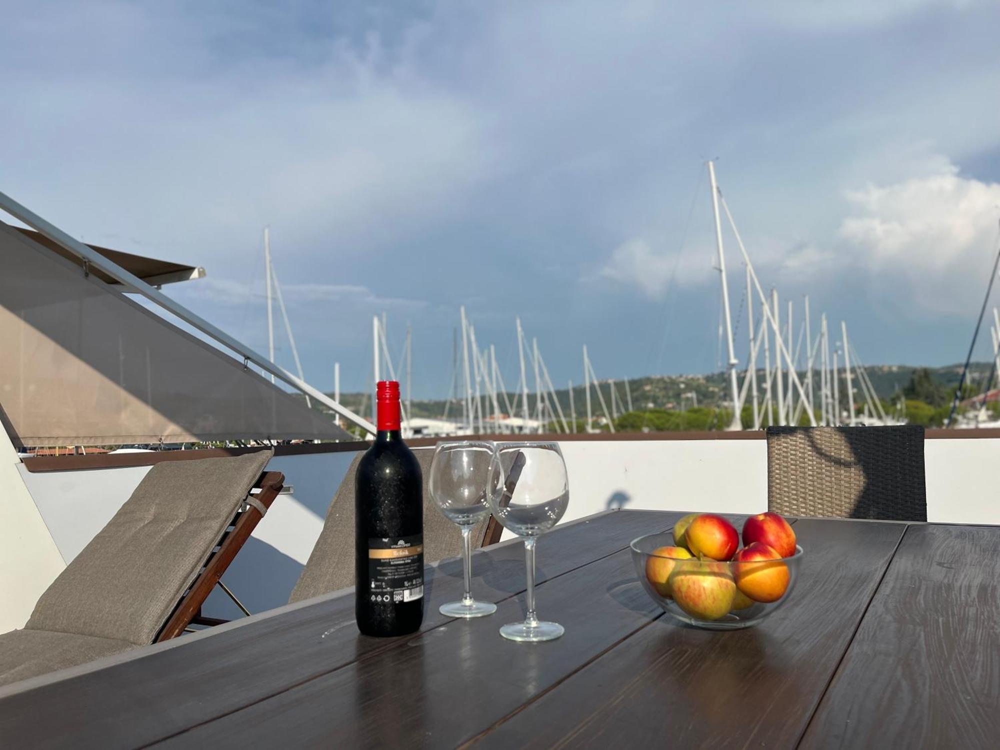 Marina Luxury Houseboat Lace 포르토로즈 외부 사진