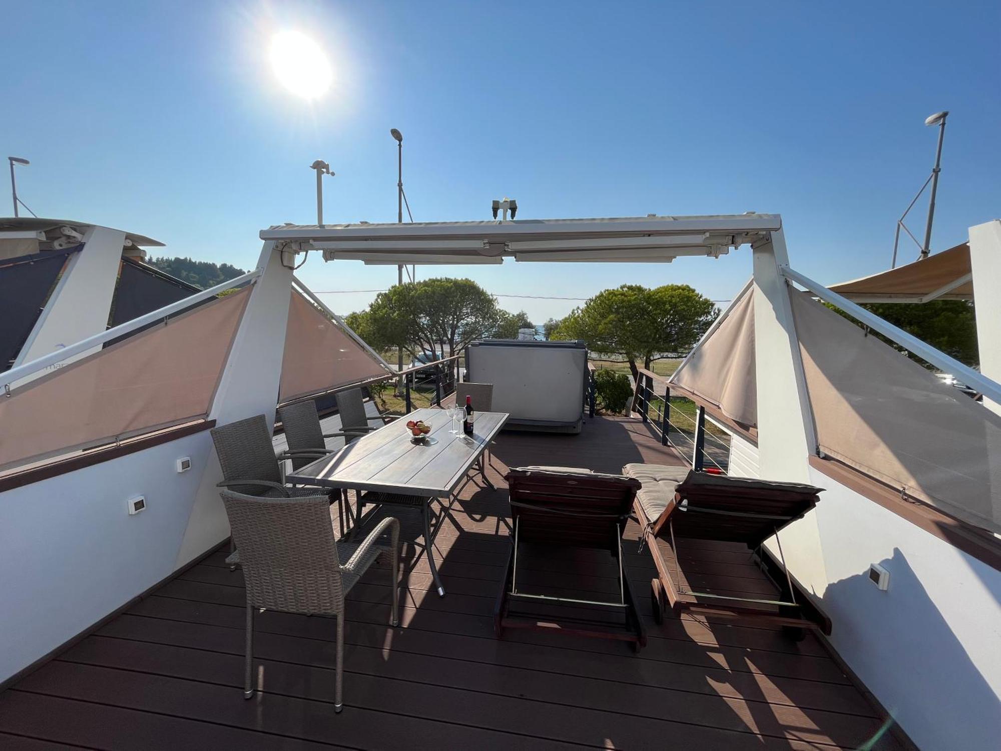 Marina Luxury Houseboat Lace 포르토로즈 외부 사진