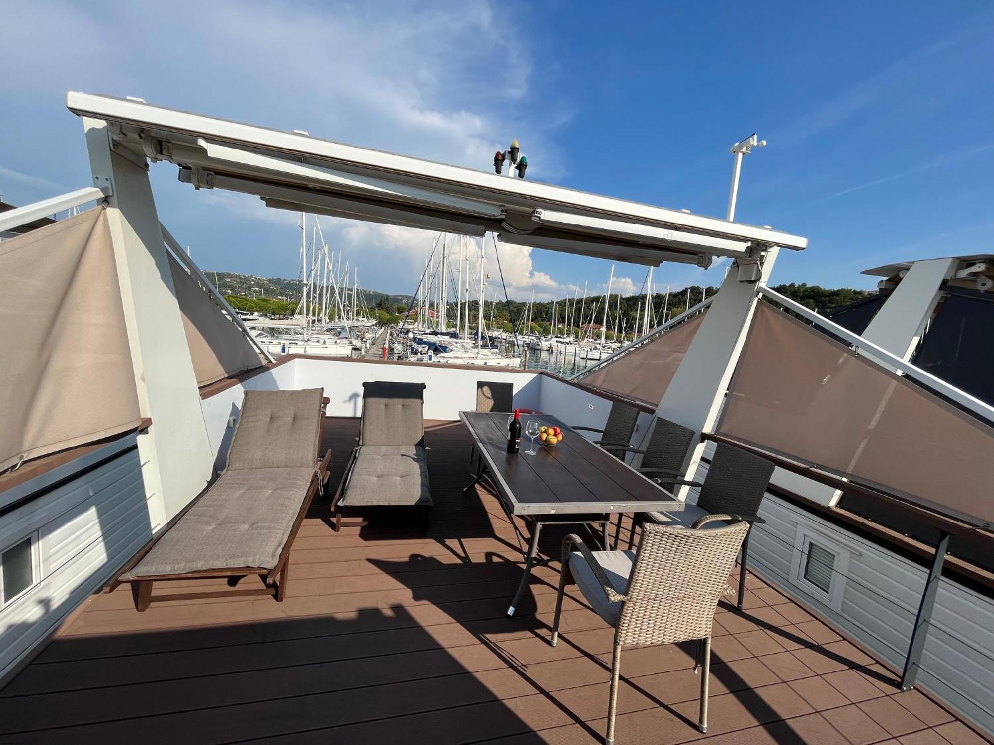 Marina Luxury Houseboat Lace 포르토로즈 외부 사진