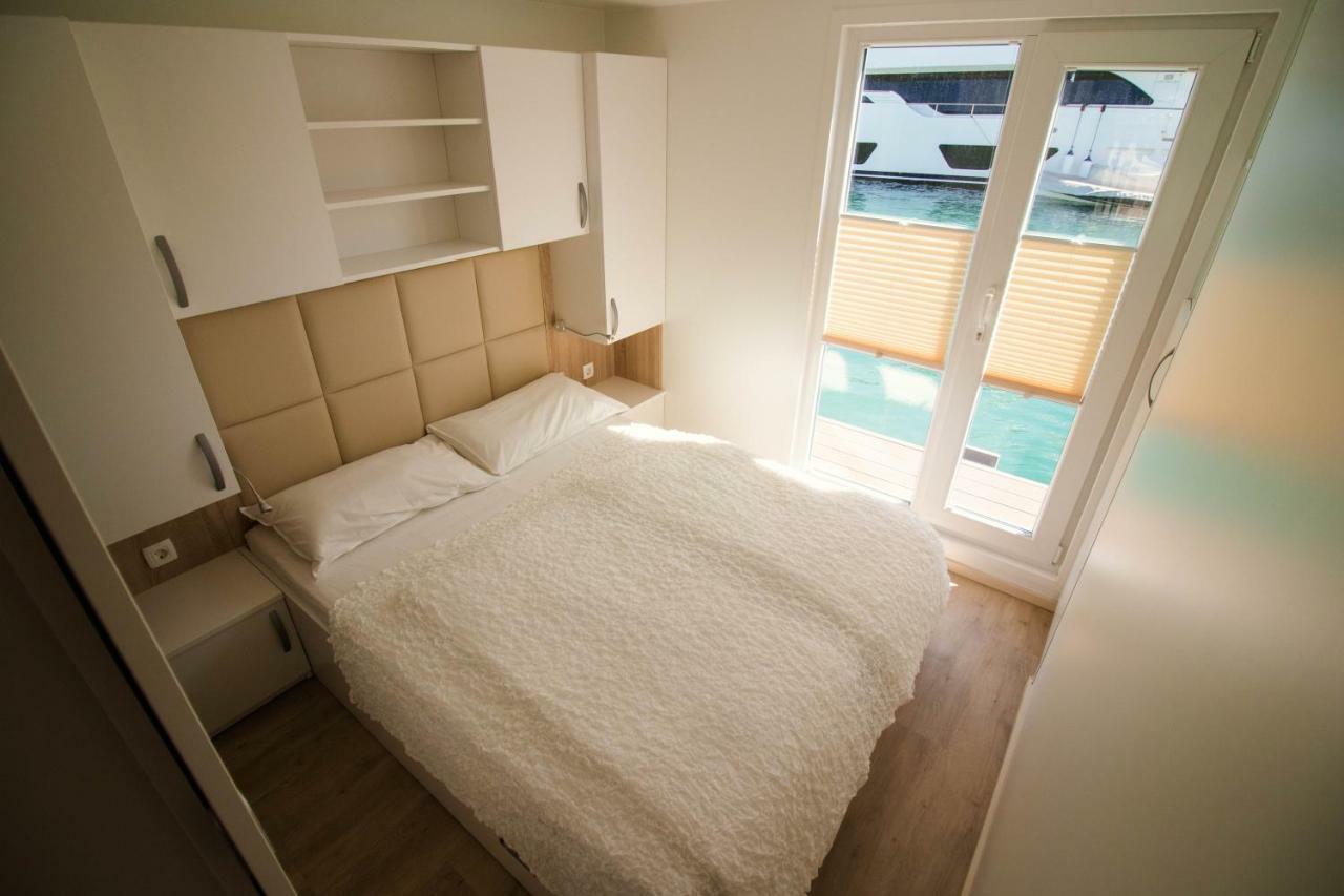 Marina Luxury Houseboat Lace 포르토로즈 외부 사진