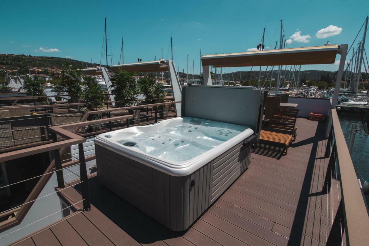 Marina Luxury Houseboat Lace 포르토로즈 외부 사진